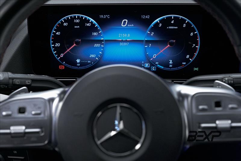 MERCEDES BENZ-GLA 200-1.3 GCI AMG Line 7g-dct