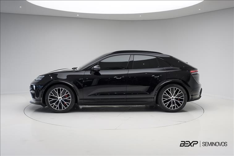 Porsche-MACAN-Turbo