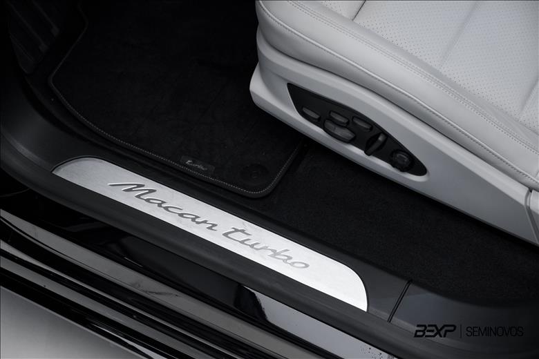 Porsche-MACAN-Turbo
