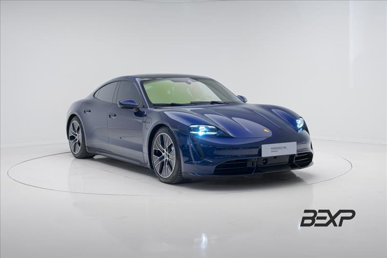 Porsche-TAYCAN-Turbo