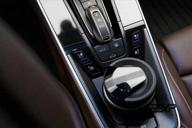 Porsche-911-3.8 24V H6 Turbo