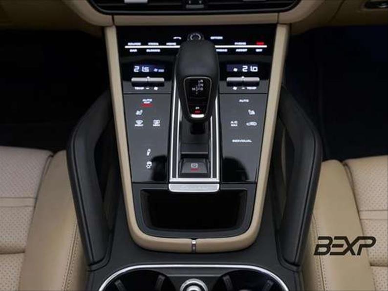 Porsche-CAYENNE-3.0 V6 E-hybrid Platinum Edition AWD S