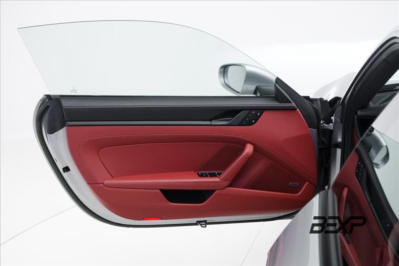 Porsche-911-3.0 24V H6 Carrera GTS