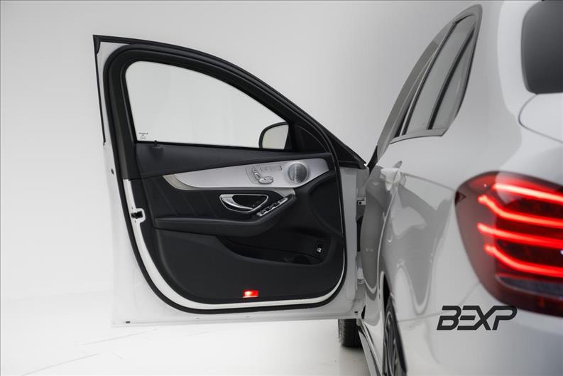 MERCEDES BENZ-C 63 AMG-4.0 V8 Turbo S Sedan