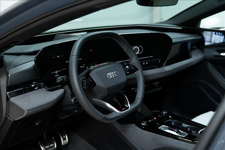 Audi-A6 E-TRON-100 KW Sportback Performance Black