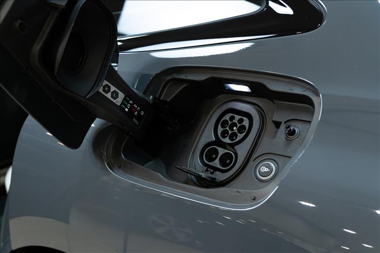 Audi-A6 E-TRON-100 KW Sportback Performance Black