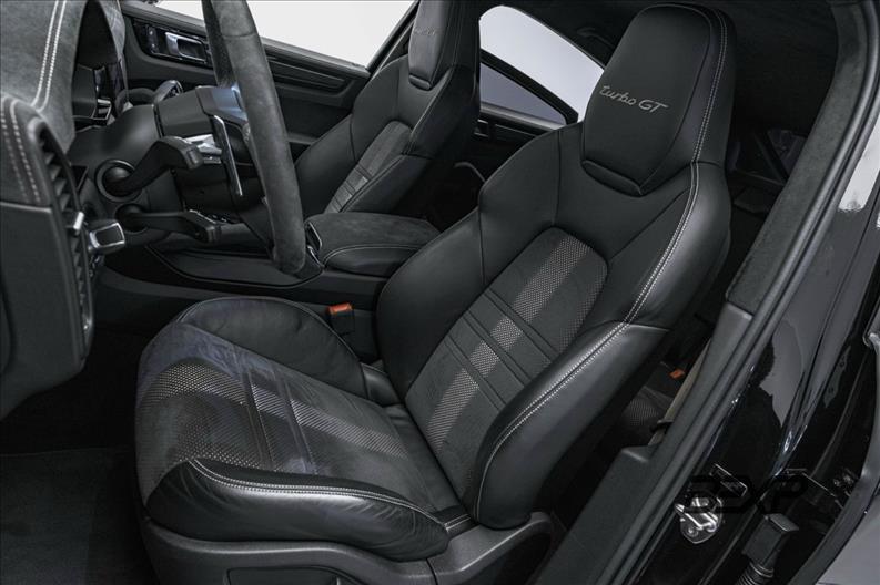 Porsche-CAYENNE-4.0 V8 Turbo GT Coupé AWD S