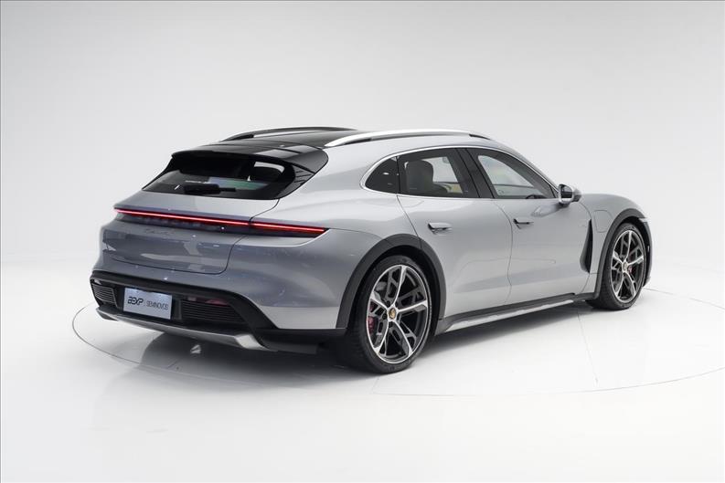Porsche-TAYCAN-4s Cross Turismo