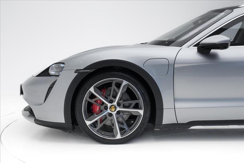 Porsche-TAYCAN-4s Cross Turismo