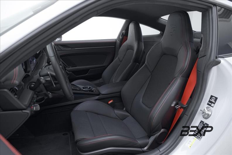 Porsche-911-4.0 24V H6 GT3 Touring