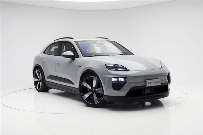 Porsche-MACAN-4