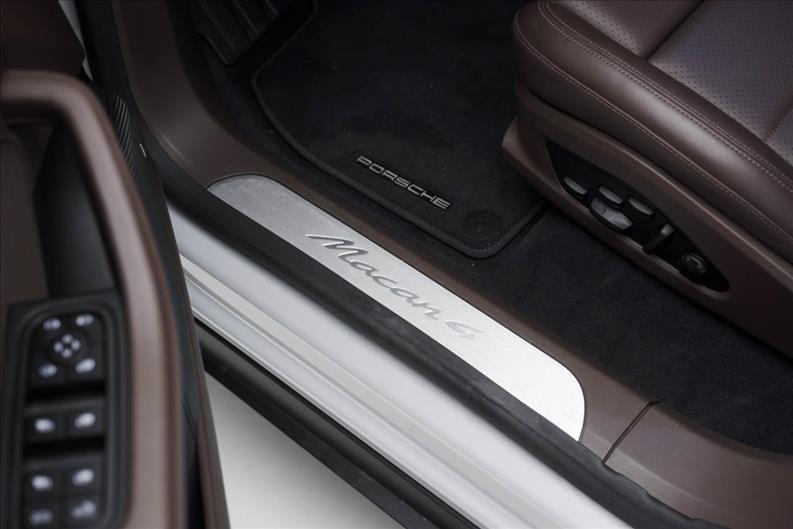 Porsche-MACAN-4
