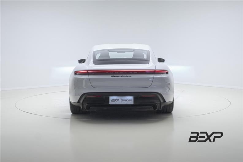 Porsche-TAYCAN-Turbo S