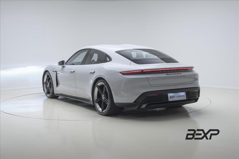 Porsche-TAYCAN-Turbo S