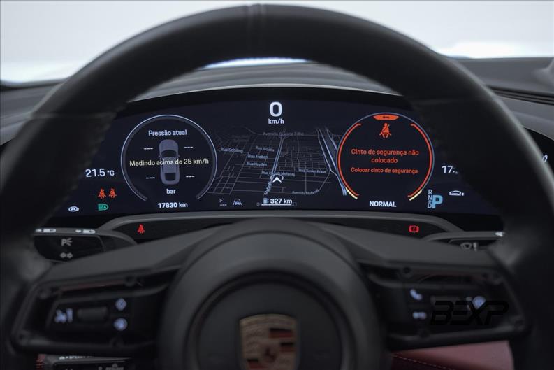 Porsche-TAYCAN-Turbo S