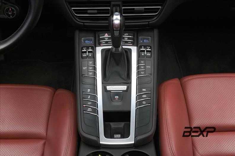 Porsche-MACAN-2.9 GTS 24V V6
