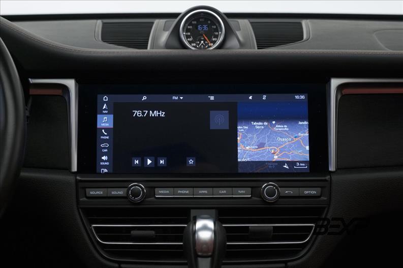 Porsche-MACAN-2.9 GTS 24V V6