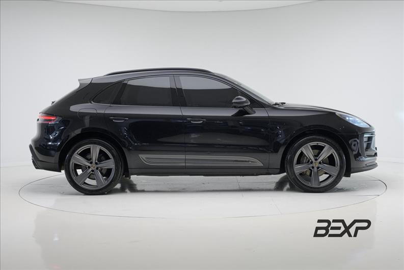 Porsche-MACAN-2.0 Turbo T