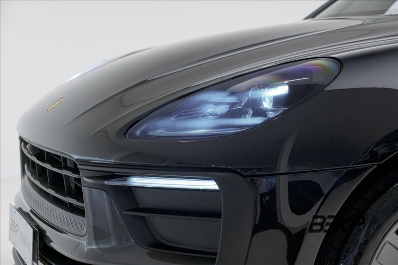 Porsche-MACAN-2.0 Turbo T