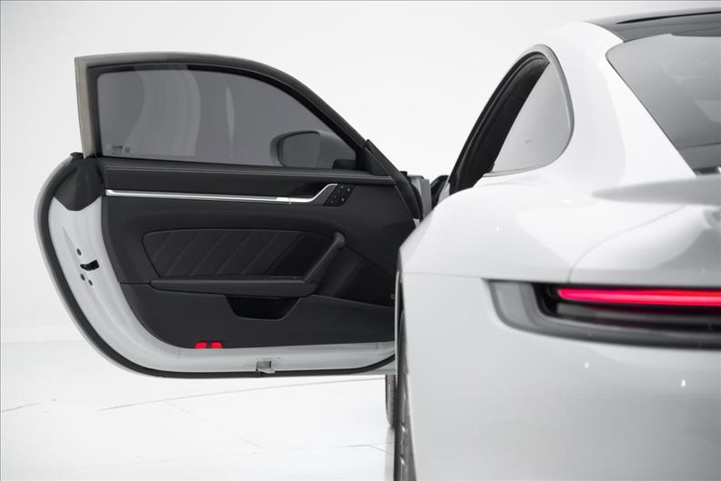 Porsche-911-3.8 24V H6 Turbo