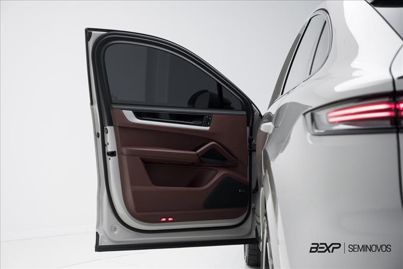 Porsche-CAYENNE-3.0 V6 E-hybrid Coupé AWD S