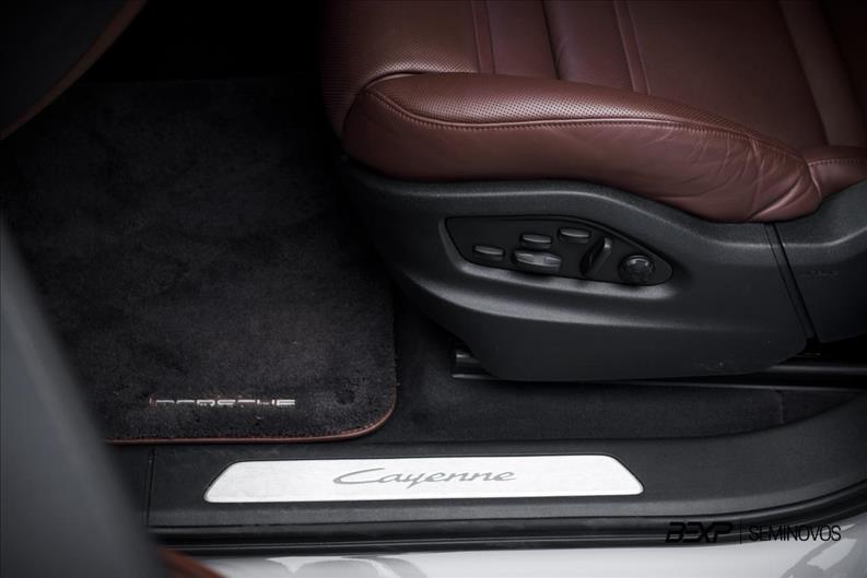 Porsche-CAYENNE-3.0 V6 E-hybrid Coupé AWD S