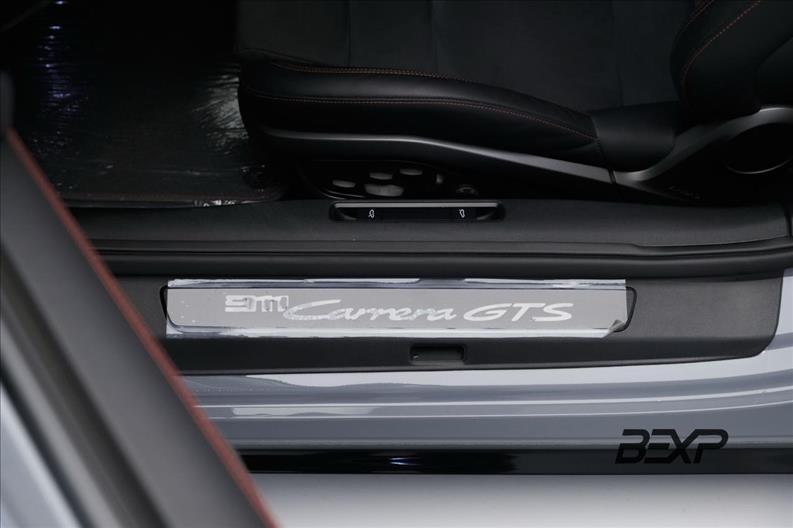 Porsche-911-3.0 24V H6 Carrera GTS