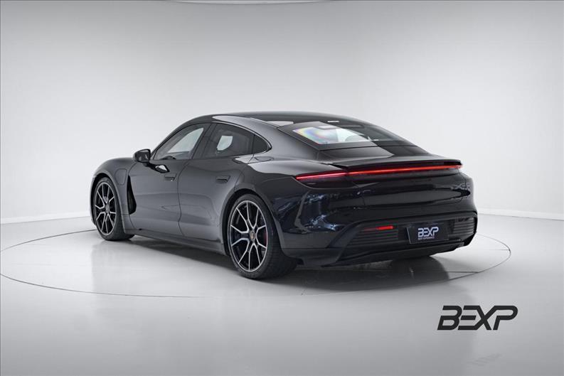 Porsche-TAYCAN-4s