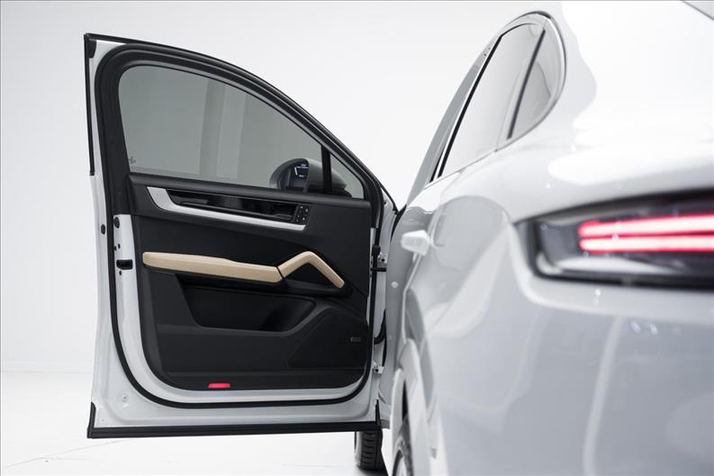 Porsche-CAYENNE-3.0 V6 E-hybrid Coupé AWD S