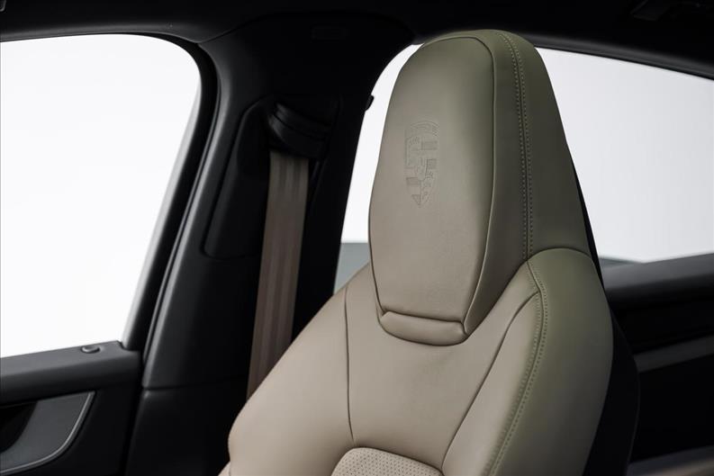 Porsche-CAYENNE-3.0 V6 E-hybrid Coupé AWD S