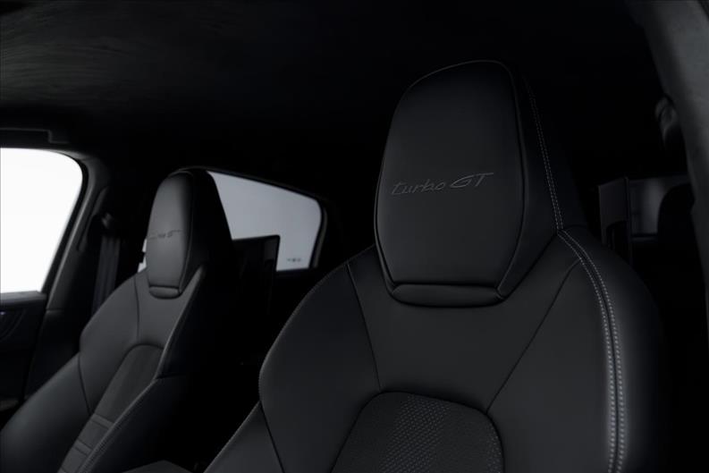 Porsche-CAYENNE-4.0 V8 Turbo GT Coupé AWD S