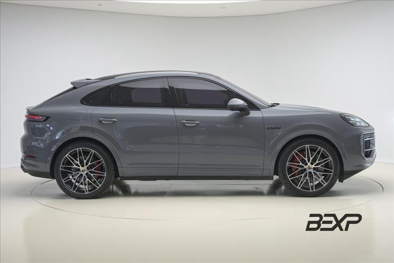 Porsche-CAYENNE-3.0 V6 S E-hybrid Coupé AWD S