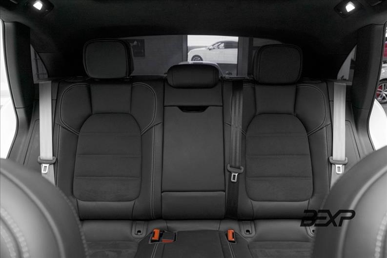 Porsche-MACAN-2.9 V6 Biturbo GTS