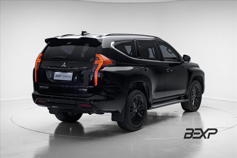 Mitsubishi-PAJERO SPORT-2.4 16V Mivec Turbo Legend Black AWD