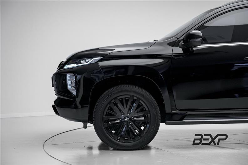 Mitsubishi-PAJERO SPORT-2.4 16V Mivec Turbo Legend Black AWD