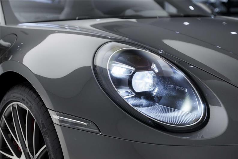 Porsche-911-3.8 24V H6 Turbo Cabriolet