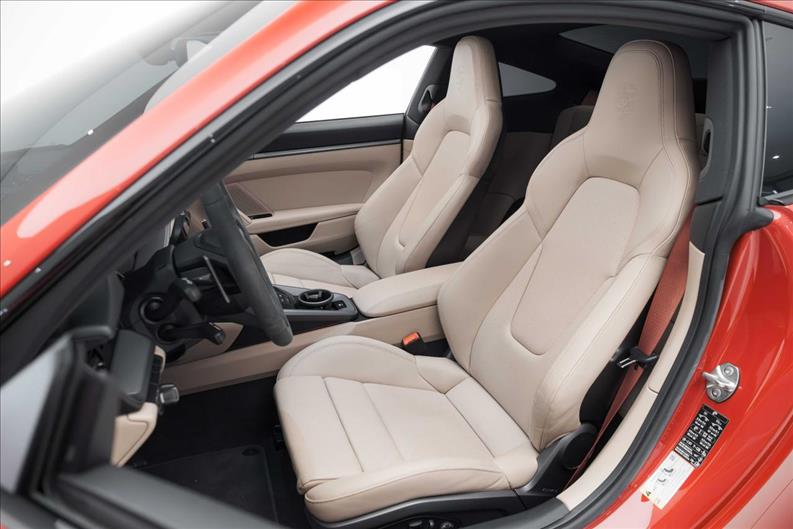 Porsche-911-3.0 24V H6 Carrera