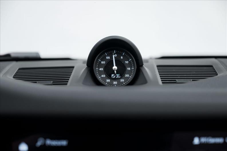 Porsche-911-3.0 24V H6 Carrera