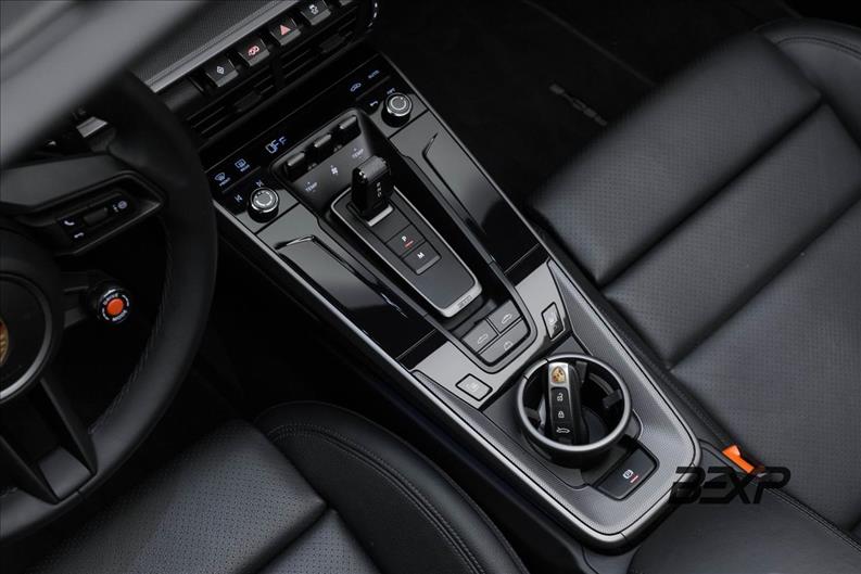 Porsche-911-3.0 24V H6 Carrera Cabriolet