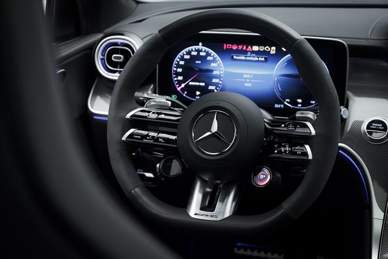 Mercedes-Benz-GLC 63 AMG-2.0 Turbo Phev S E Performance Coupé 4matic+ Speedshift