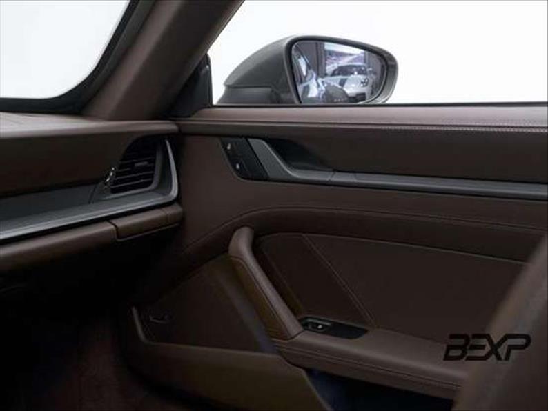Porsche-911-3.0 24V H6 Carrera