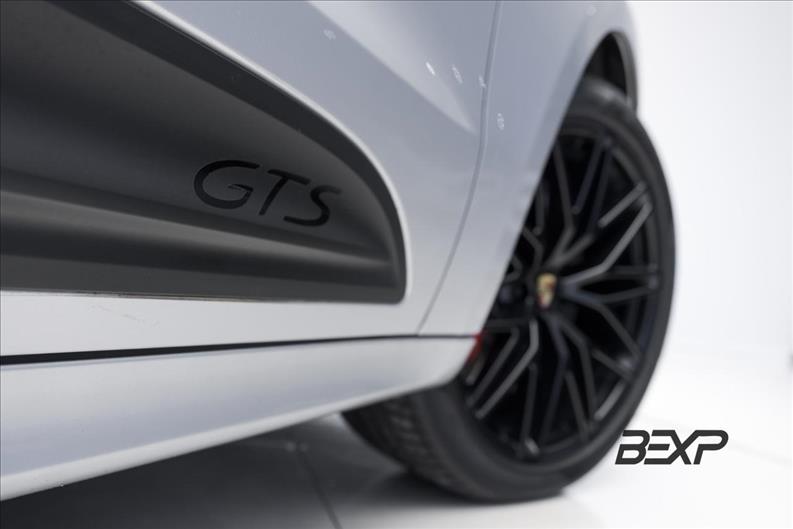 Porsche-MACAN-2.9 V6 Biturbo GTS