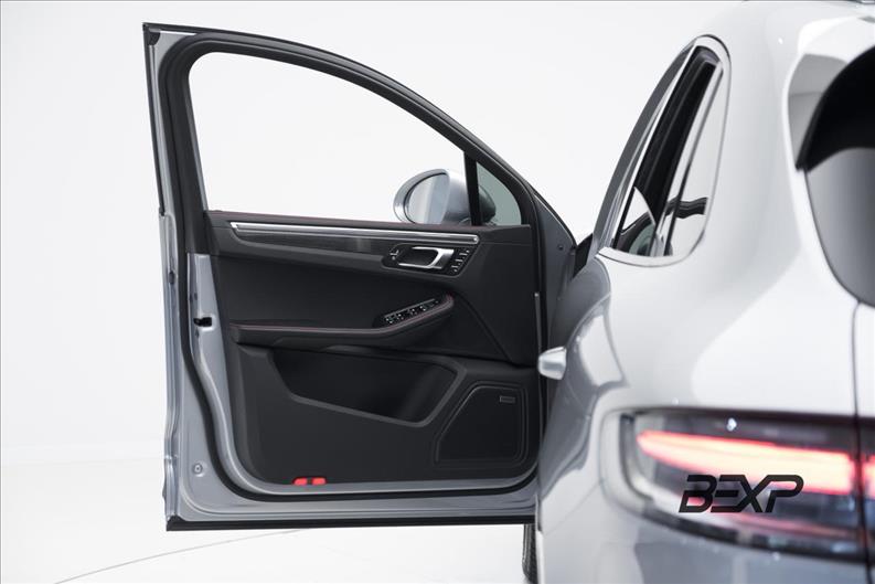 Porsche-MACAN-2.9 V6 Biturbo GTS