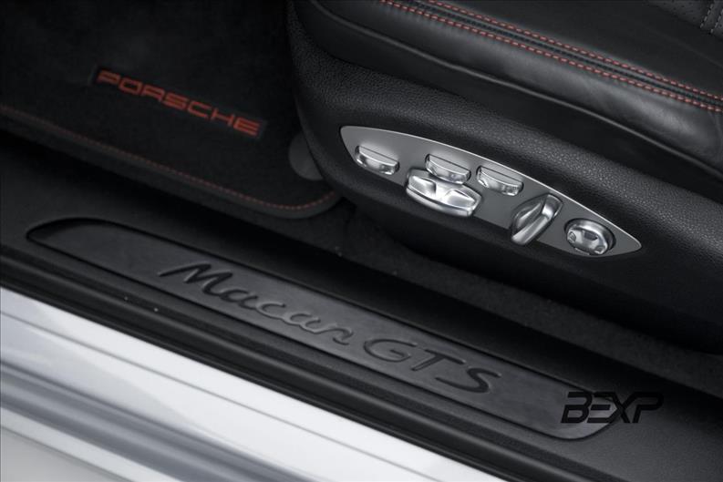 Porsche-MACAN-2.9 V6 Biturbo GTS