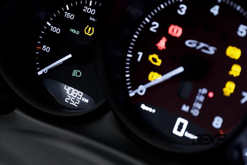 Porsche-MACAN-2.9 V6 Biturbo GTS