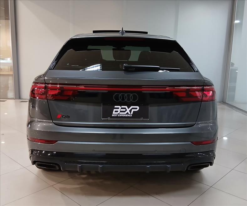 Audi-Q8-3.0 TFSI Performance Black Quattro