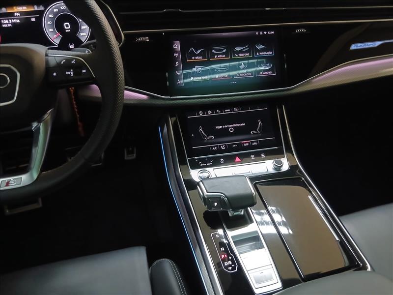 Audi-Q8-3.0 TFSI Performance Black Quattro