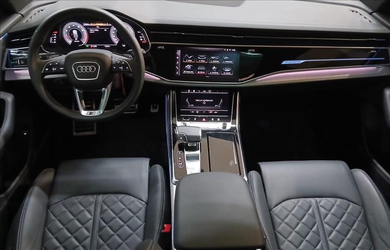 Audi-Q8-3.0 TFSI Performance Black Quattro