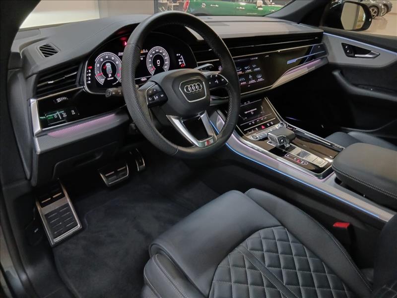 Audi-Q8-3.0 TFSI Performance Black Quattro