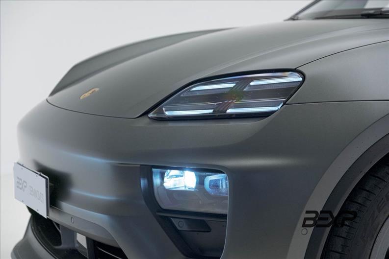Porsche-MACAN-4